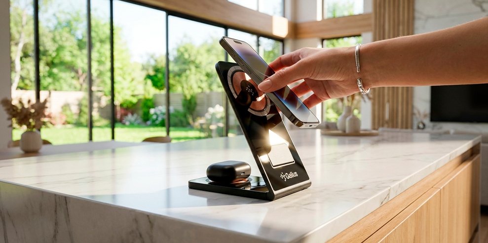 зарядна станція 3 в 1 для iphone android навушників і smart watch без кабелів